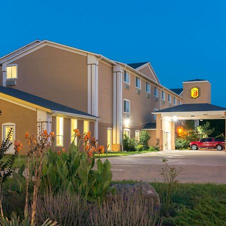 Super 8 By Wyndham Perry Hotel Exterior photo