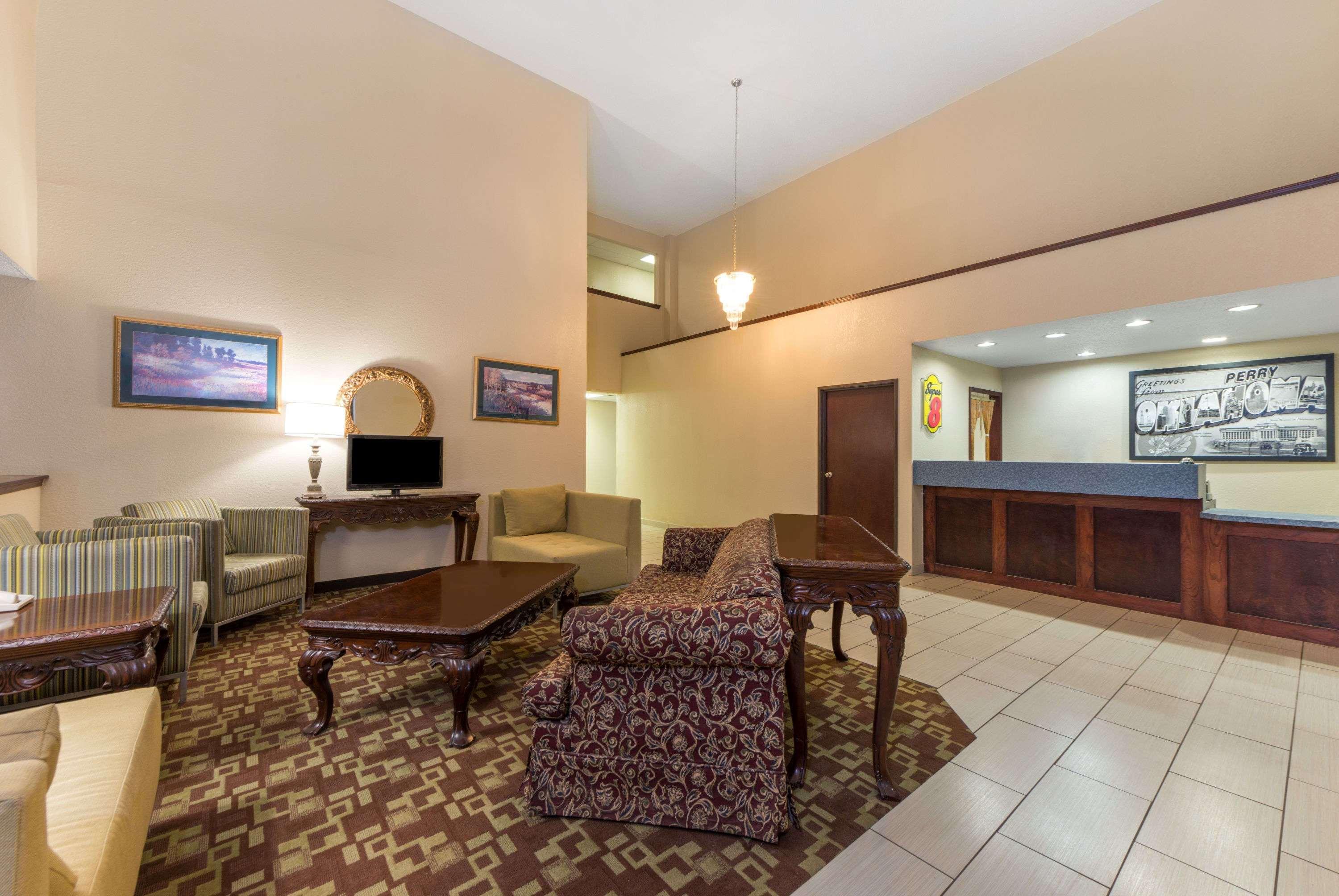 Super 8 By Wyndham Perry Hotel Exterior photo