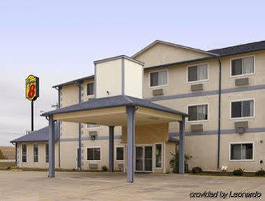 Super 8 By Wyndham Perry Hotel Exterior photo
